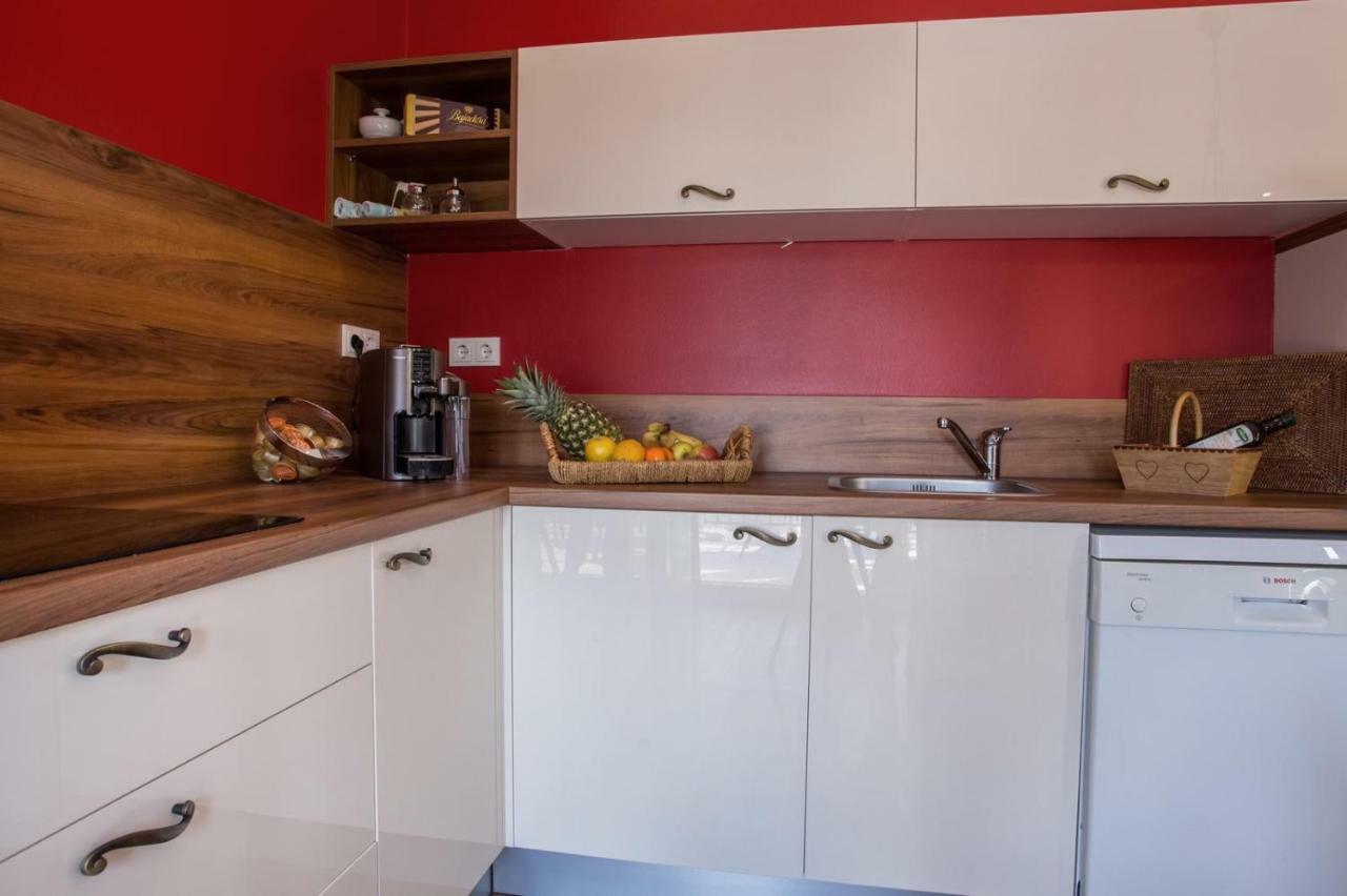 Tip Deluxe Apartment Podstrana Luaran gambar