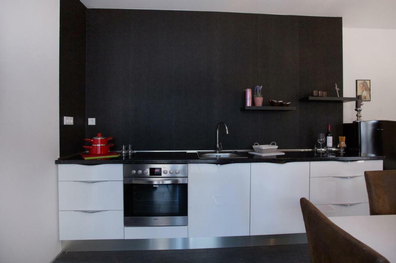 Tip Deluxe Apartment Podstrana Luaran gambar