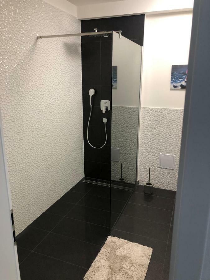 Tip Deluxe Apartment Podstrana Luaran gambar